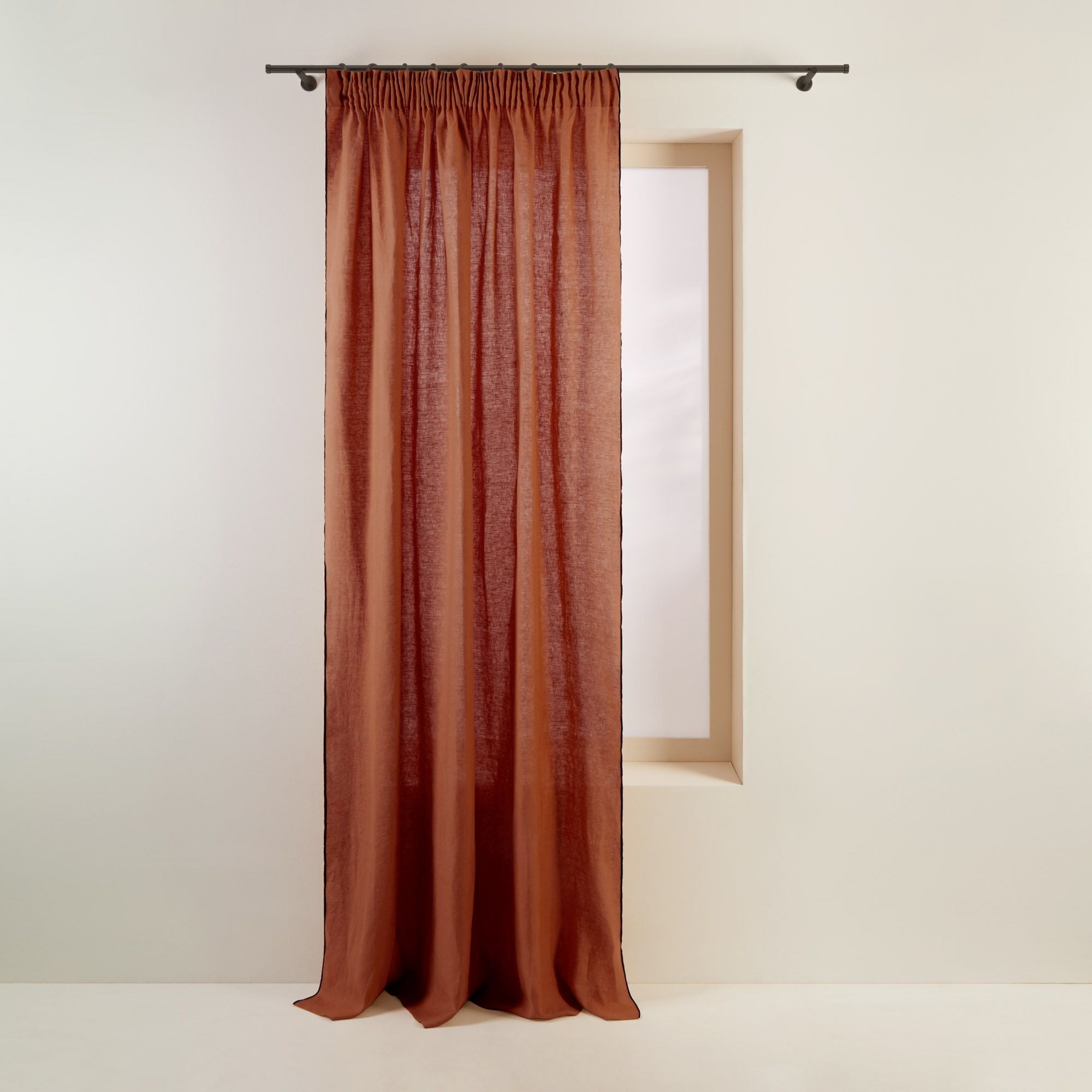 Rideau à galon fronceur CARLINA terracotta et bourdon noir