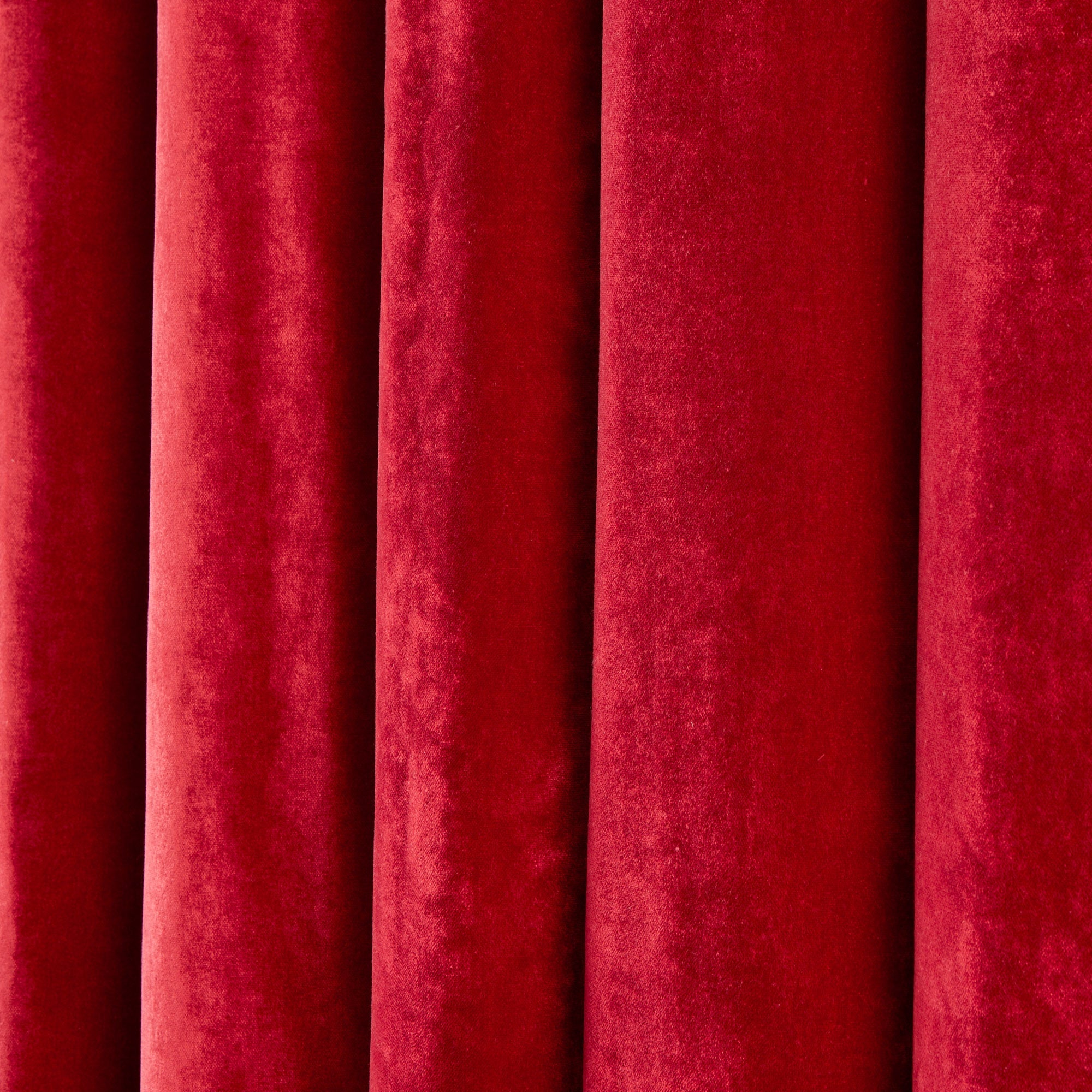 Rideau à oeillets dorés DARIO rouge opéra