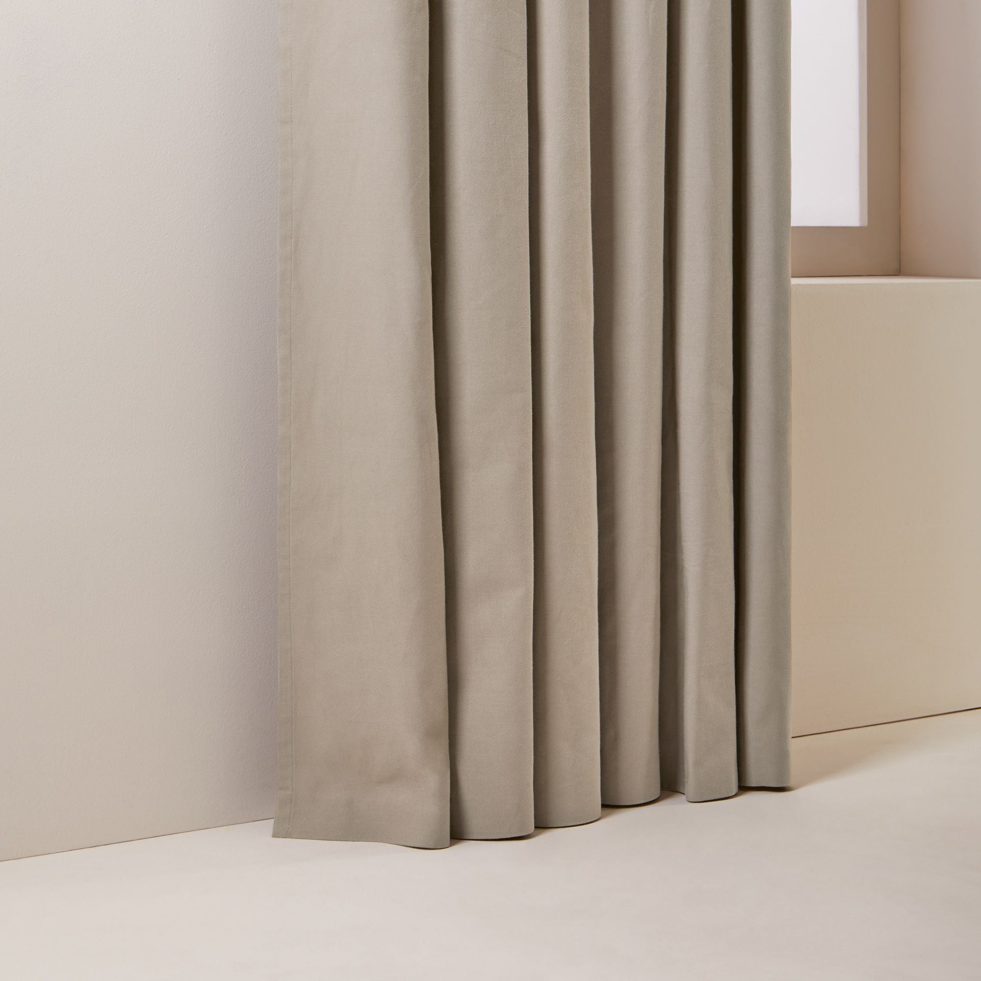 Rideau à oeillets noirs YAMI beige