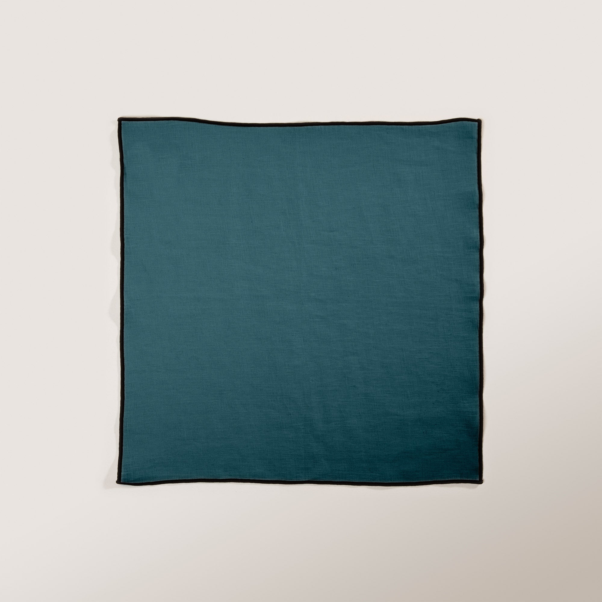 Serviette de table CARLINA pétrole et bourdon noir