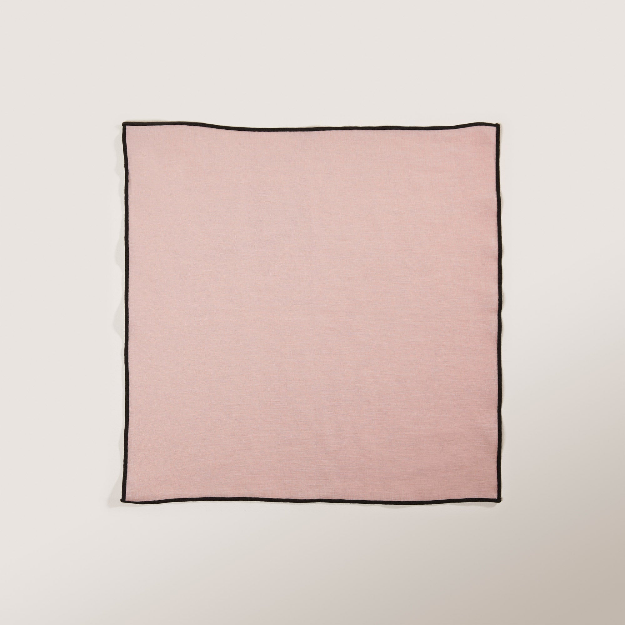 Serviette de table CARLINA rose poudré et bourdon noir
