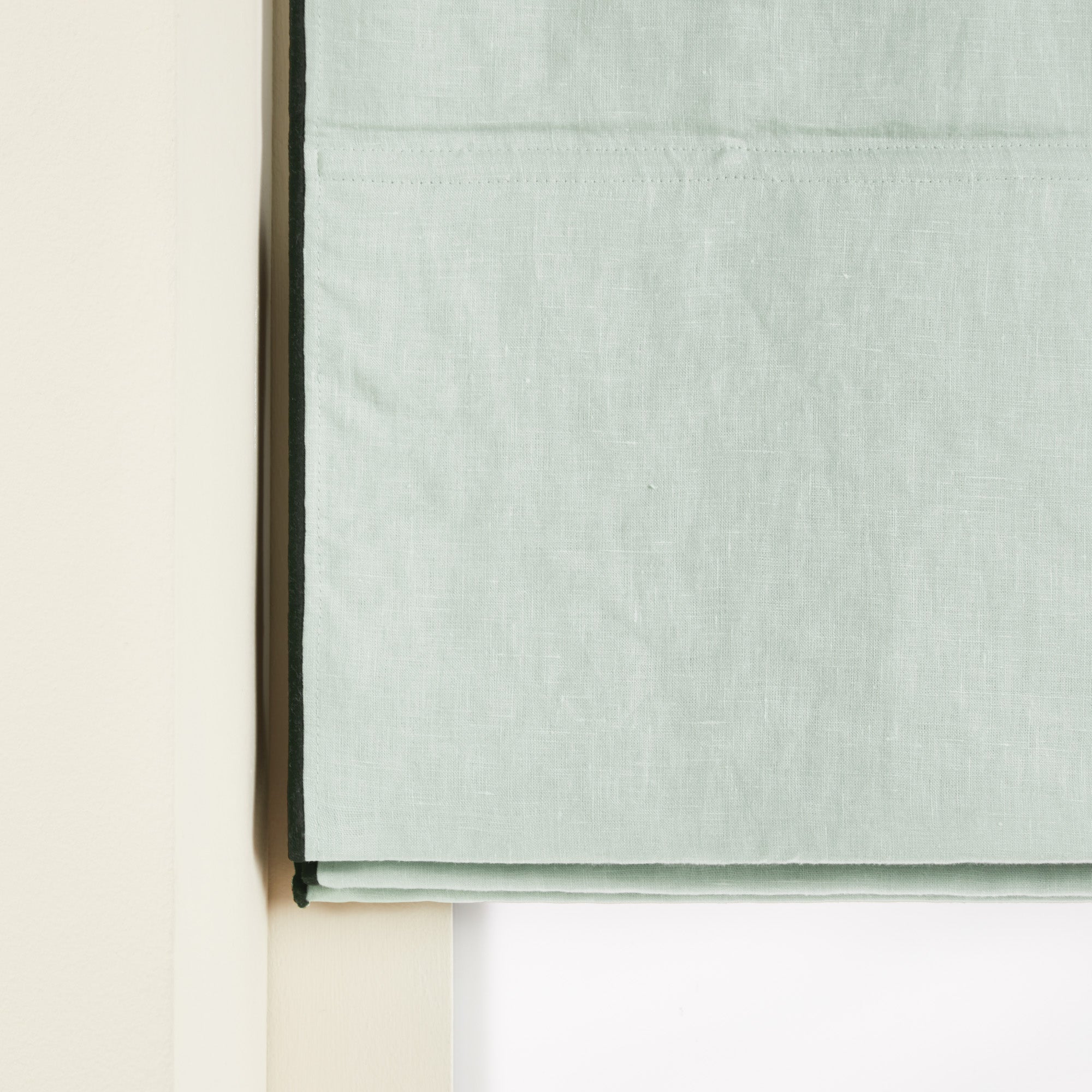 Store bateau occultant CARLINA tilleul et bourdon noir