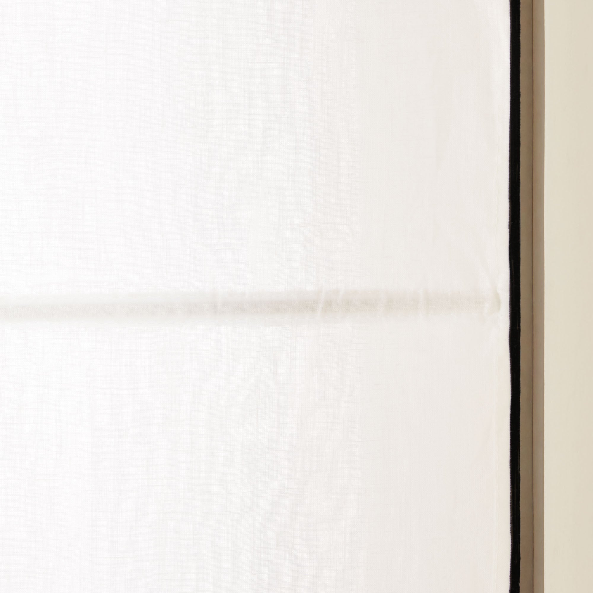 Store bateau CARLINA blanc pur et bourdon noir